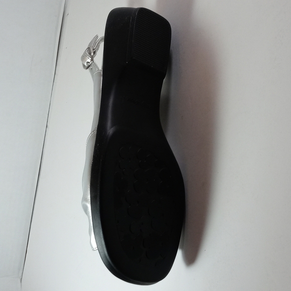 Sandal - Picture 5 of 6